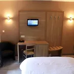 Hotel De La Tour -appartements-