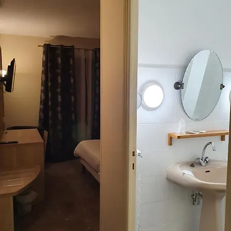Hotell De La Tour -appartements- 3*