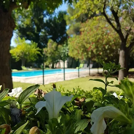 Hotel De La Tour -appartements- 3*