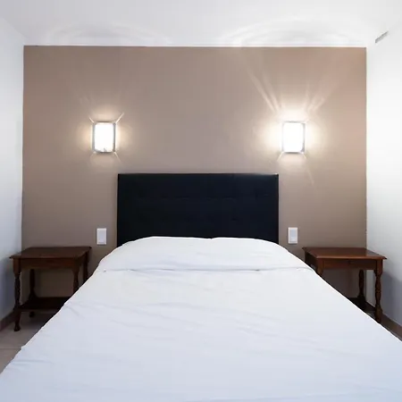 De La Tour -appartements- Hotell 3*