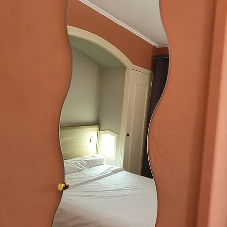 Hotell De La Tour -appartements- 3*