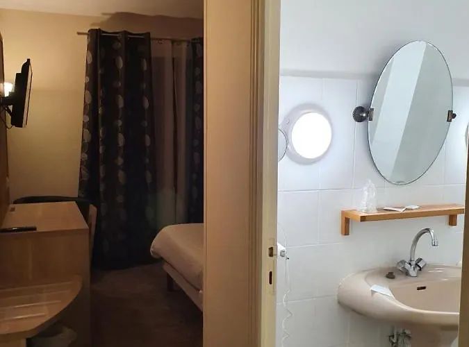 Hotel De La Tour -appartements- 3*
