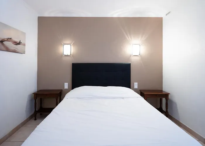 De La Tour -appartements- Hotel 3*