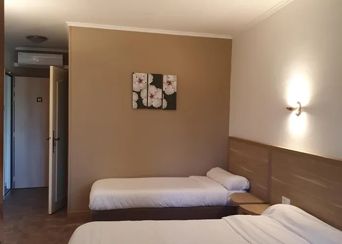 De La Tour -appartements- Hotell 3*