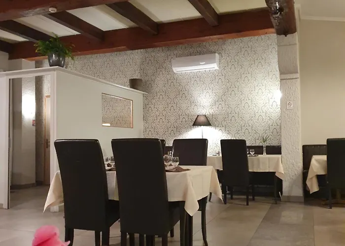 De La Tour -appartements- Hotell