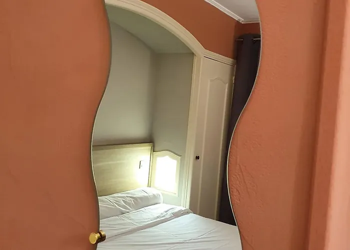 Hotell De La Tour -appartements- 3*