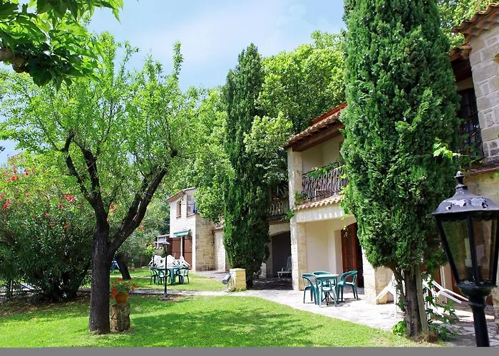 Hotel De La Tour -appartements- 3*